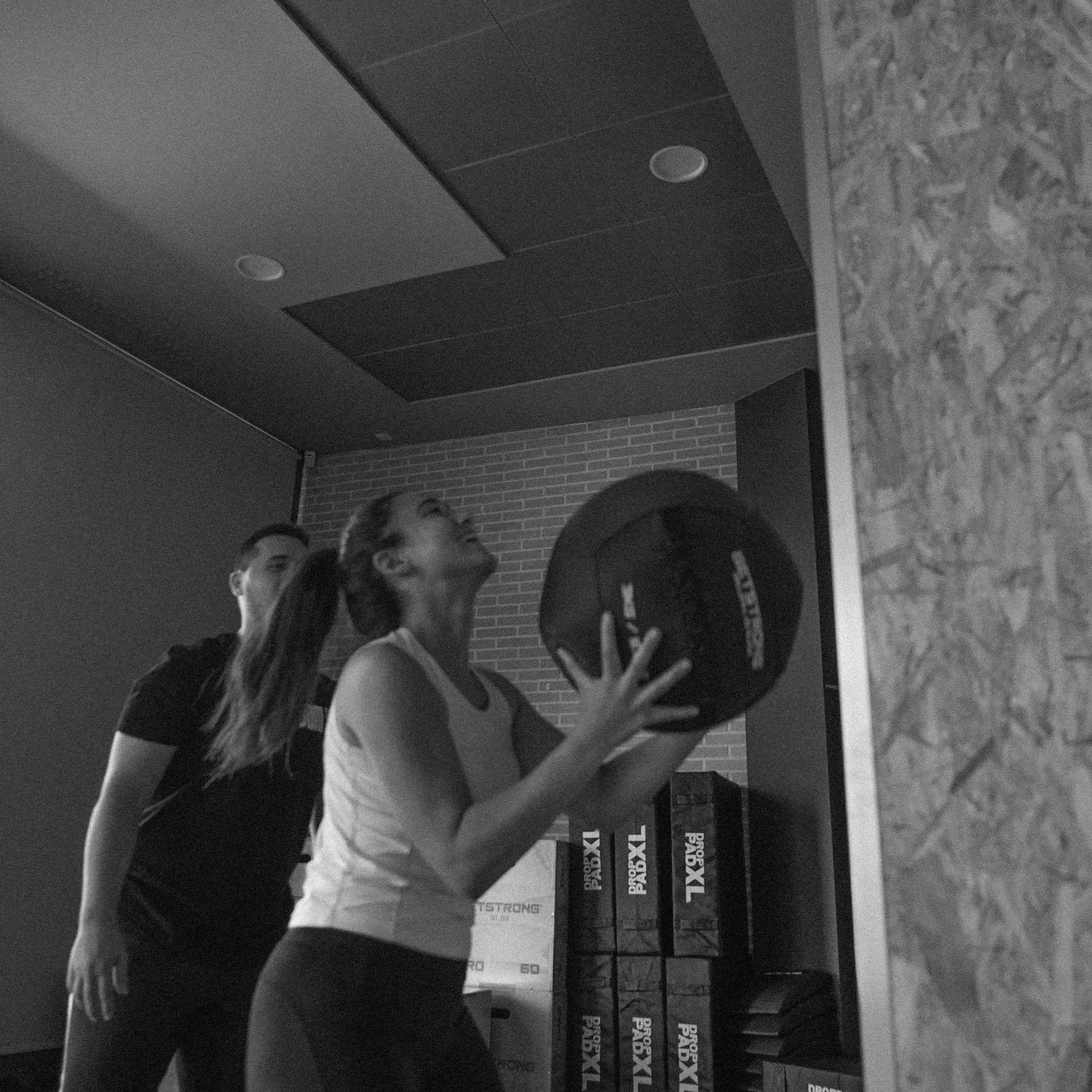 Hyrox vs. CrossFit: en qué se diferencian y cuál elegir