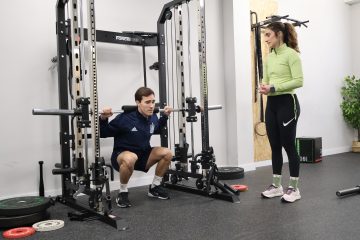 Grupos reducidos vs. gimnasio low-cost: cuál te conviene en Zaragoza